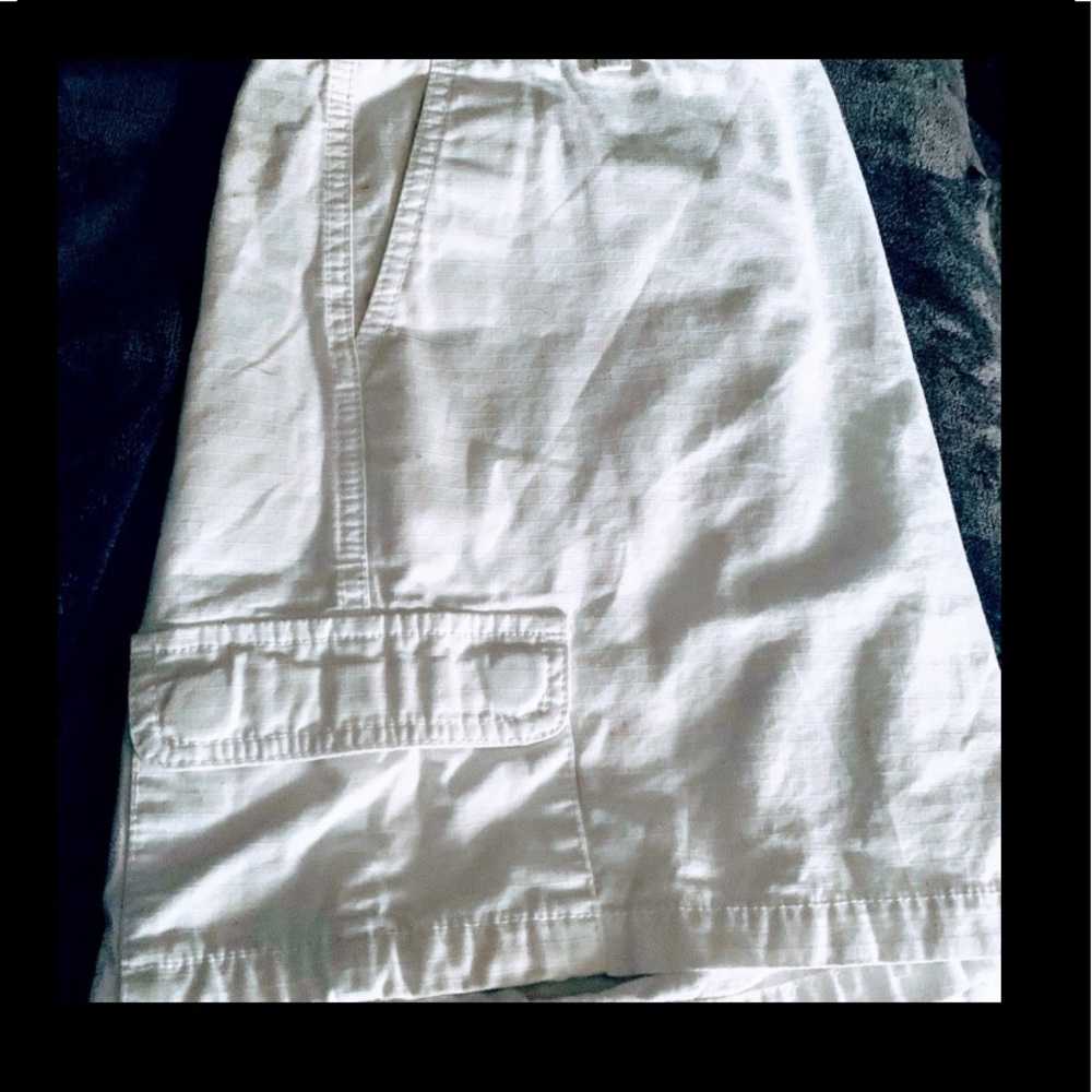 Liz Claiborne Shorts Cargo look.,White SZ 6